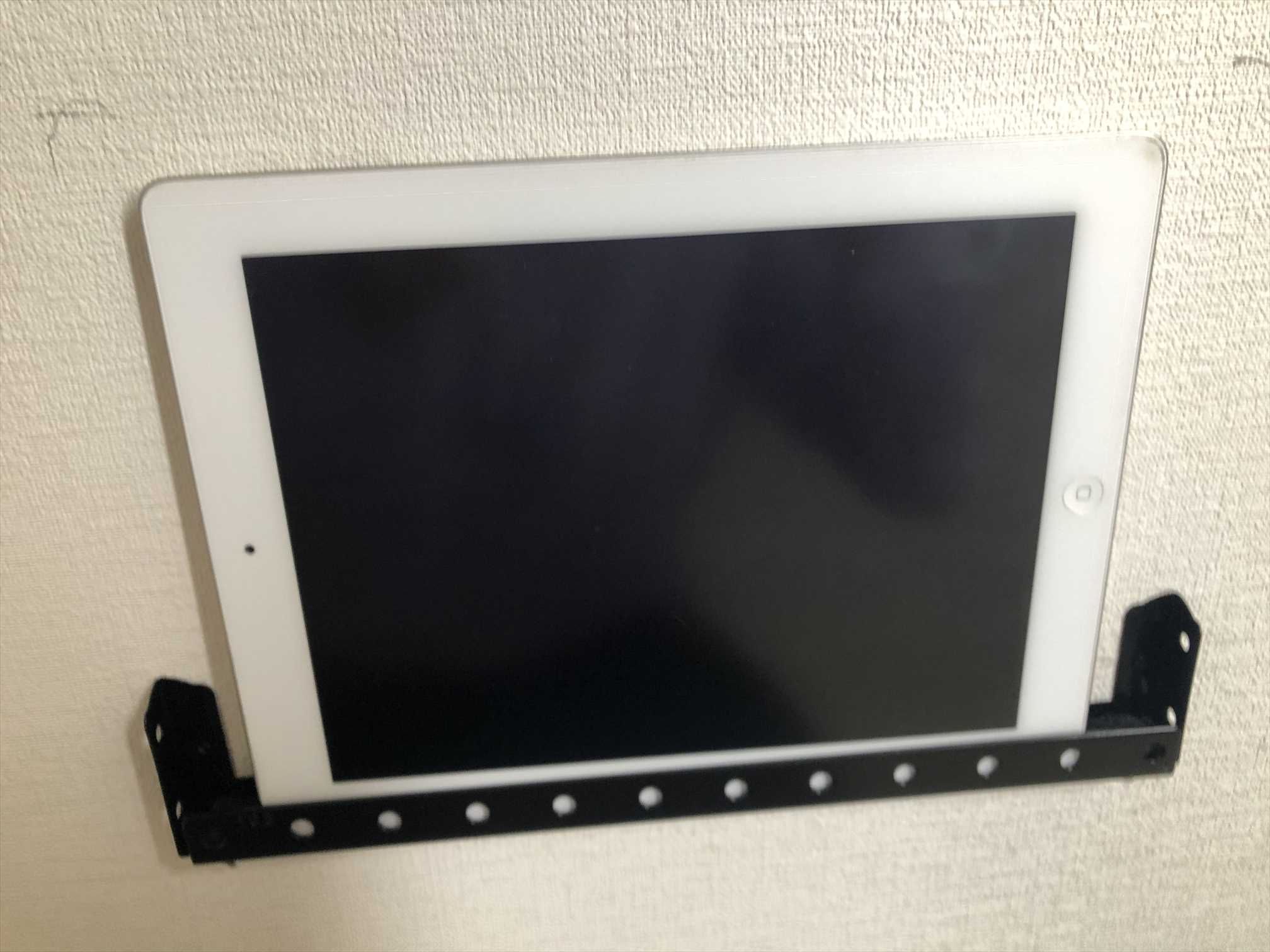 1300円で実現 在宅勤務 リモートワーク テレワーク タブレットpcを壁掛けにする Diy コンピュータ人生 Independent